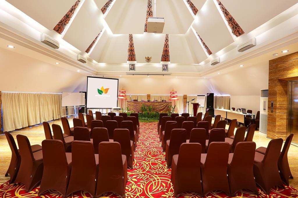 Mega Boutique Hotel Kuta  Exterior photo