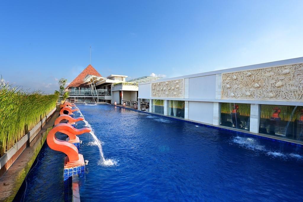 Mega Boutique Hotel Kuta  Exterior photo
