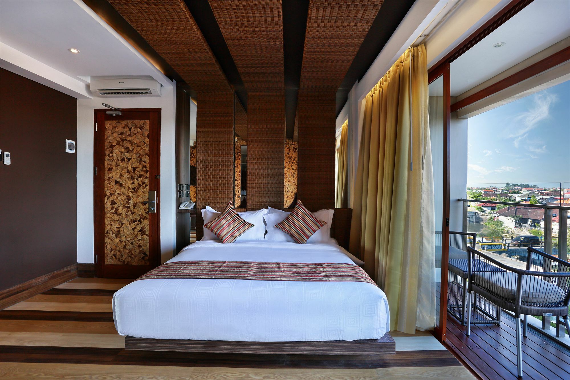 Mega Boutique Hotel Kuta  Exterior photo