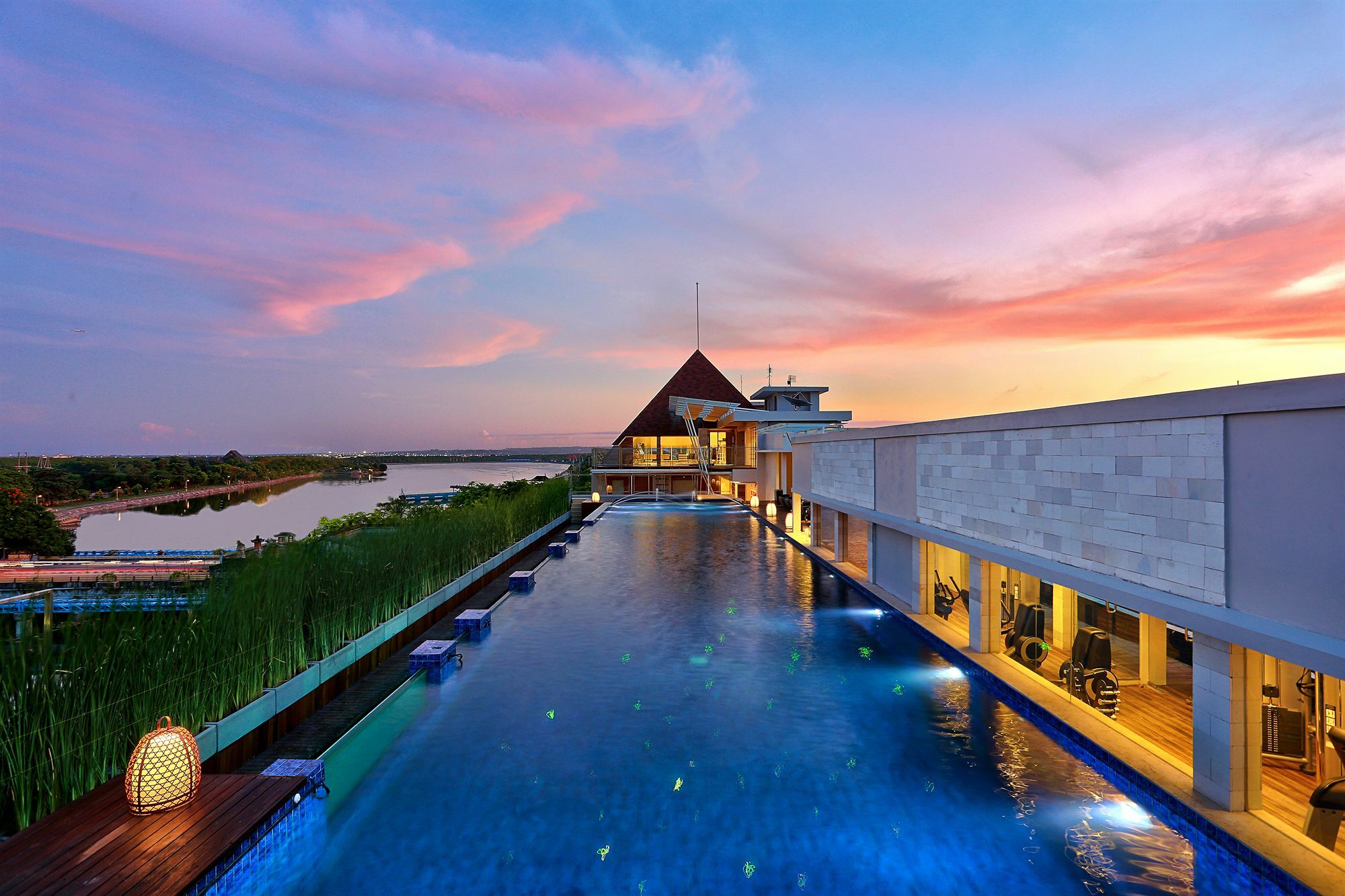 Mega Boutique Hotel Kuta  Exterior photo